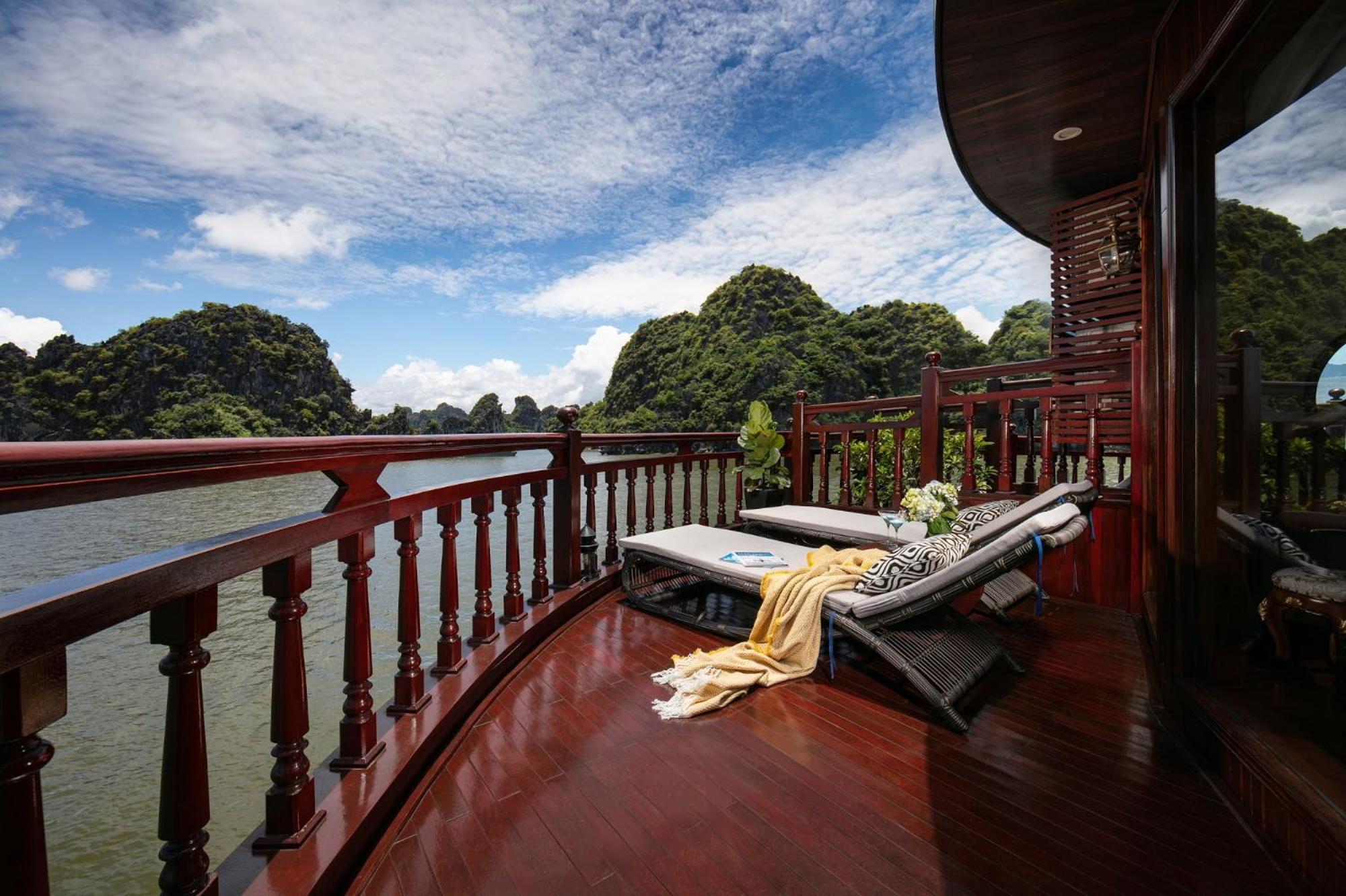 Hotel Emperor Cruises Legacy Hạ Long Exterior foto