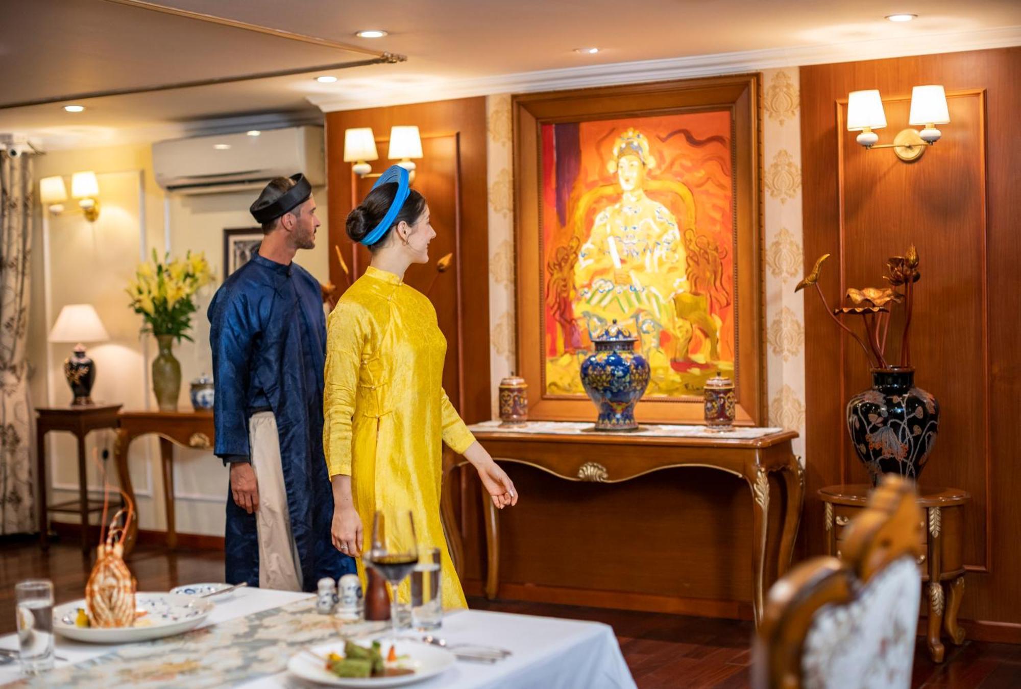 Hotel Emperor Cruises Legacy Hạ Long Exterior foto