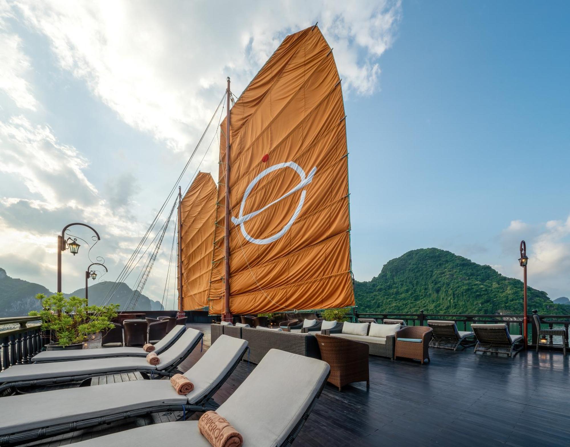 Hotel Emperor Cruises Legacy Hạ Long Exterior foto
